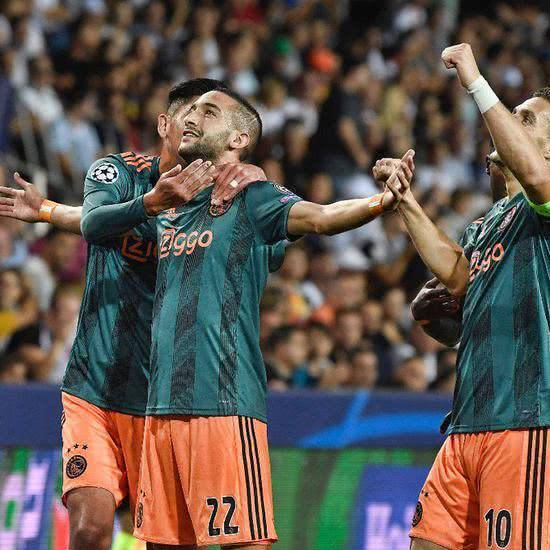 更多的是由 更多的是由